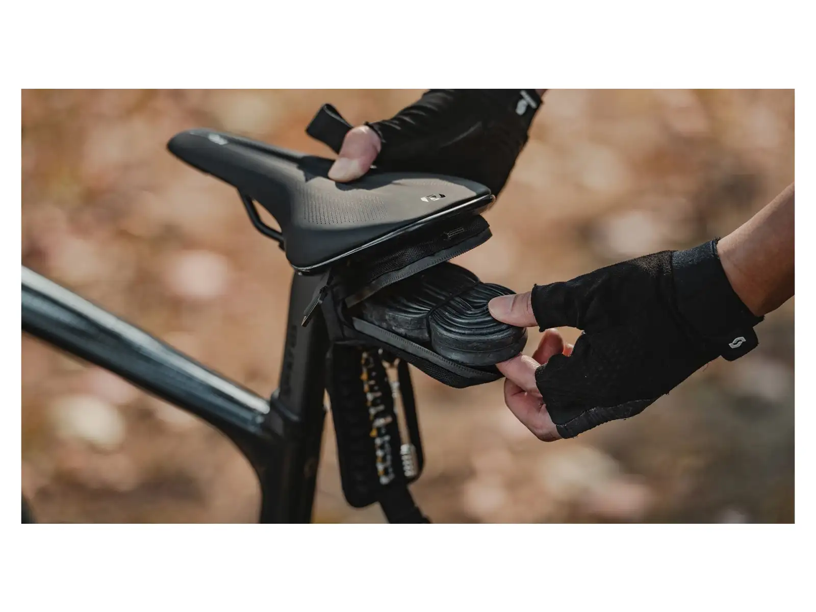 Topeak Elementa Seatbag w Essential Tools saddle bag with tools
