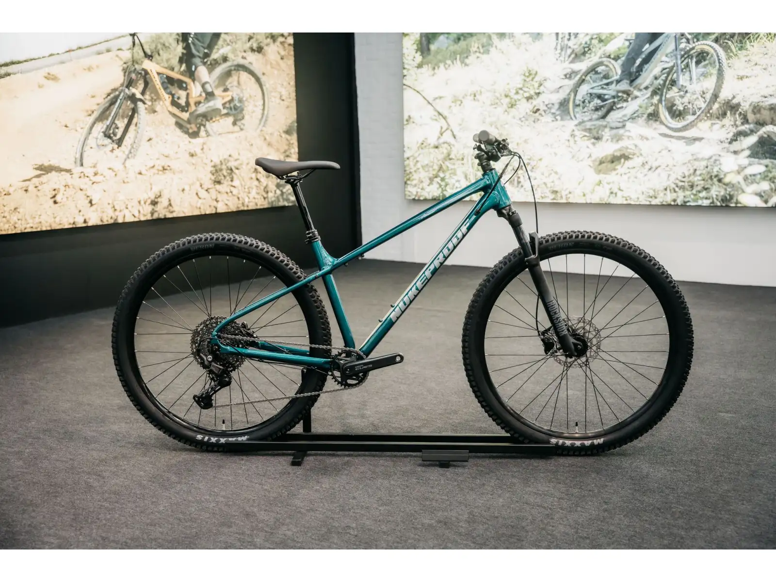 Nukeproof Tracker Pro 290 Cues 1x11 mountain bike Petrol Green/Chrome