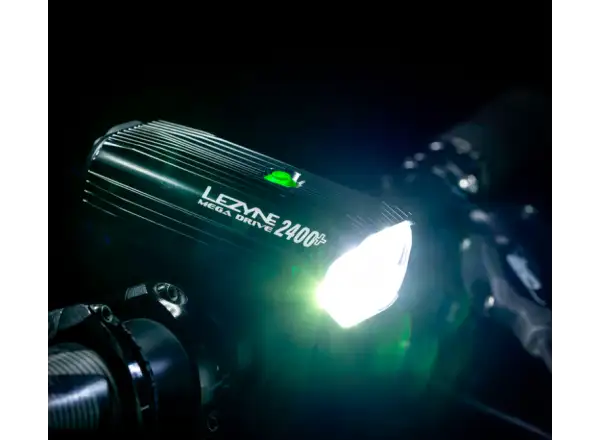 Lezyne Mega Drive 2400+ Loaded kit light set