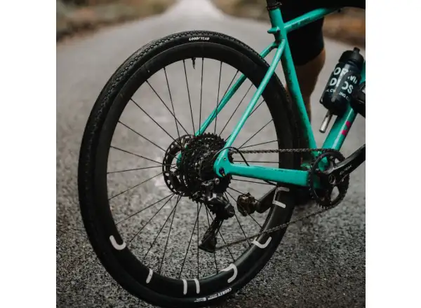 Goodyear County Ultimate Tubeless Complete 650x50 gravel tire kevlar Black