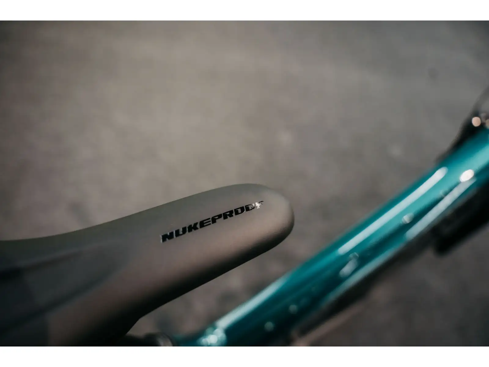 Nukeproof Tracker Pro 275 Cues 1x11 kolo Petrol Green/Chrome