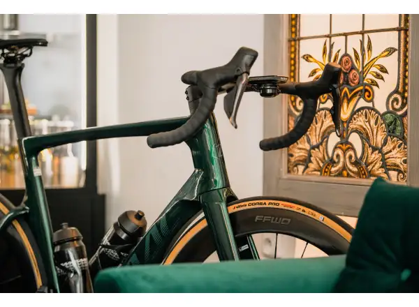Isaac Meson Ultegra Di2 road bike Jade Green