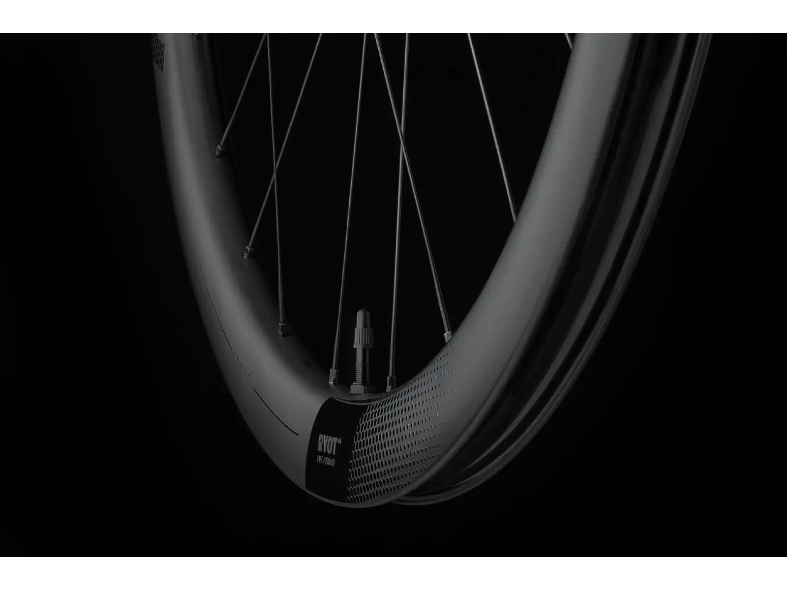 FFWD RYOT77 DT240 2:1 EXP road wheelset clincher MattBlack hub Sram XDR