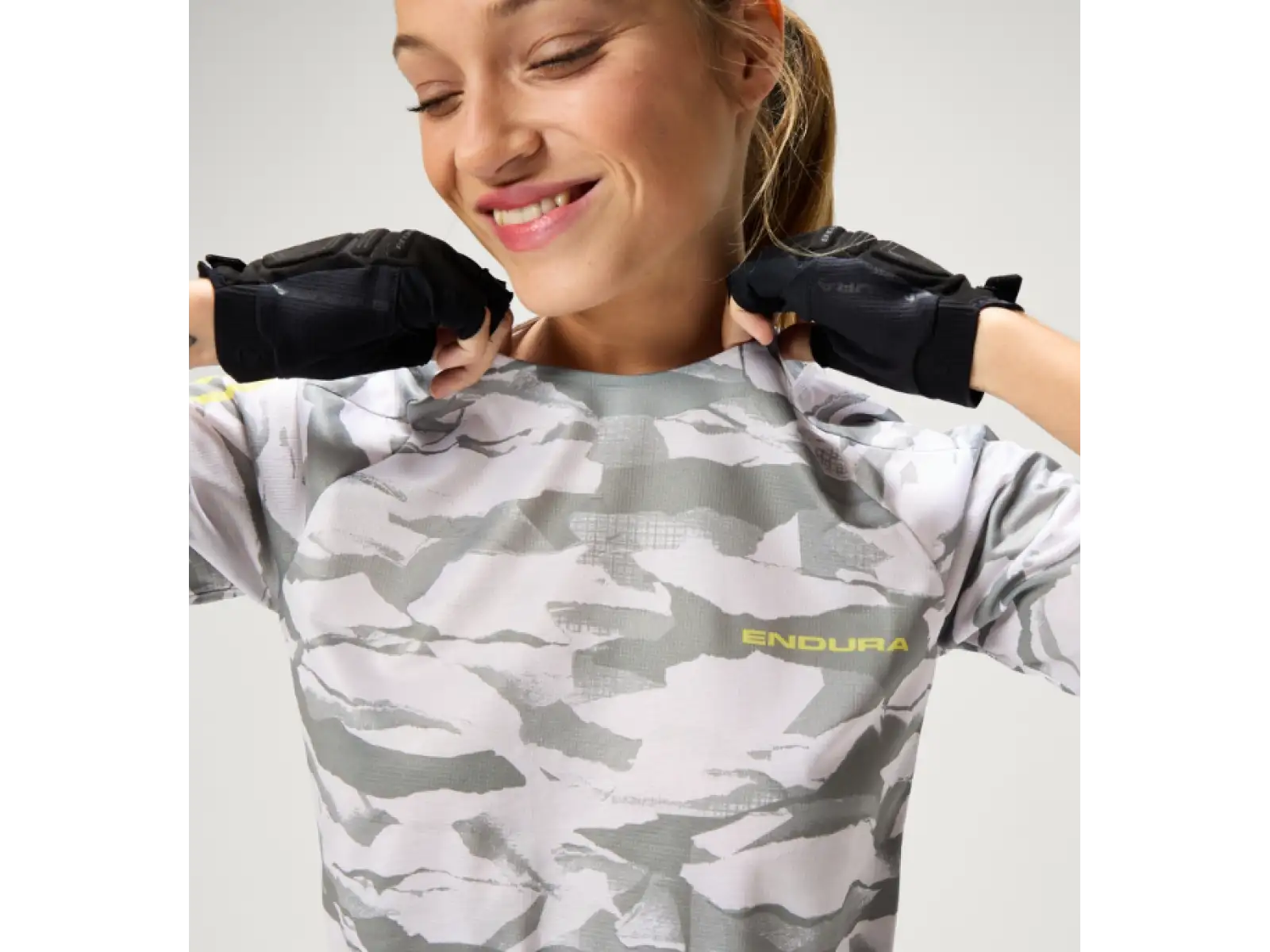 Endura LTD Mountain Camo women's jersey short sleeve Haar Grey