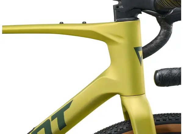 Giant Revolt Advanced Pro 0 gravel bike Cyber Lime
