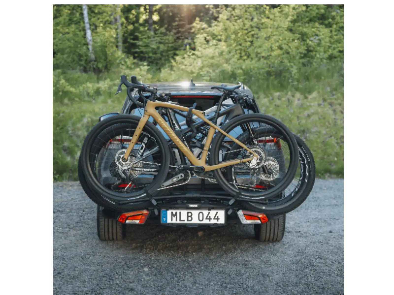 Thule EasyFold XT Black/Silver carrier for 2-3 bikes on tow bar