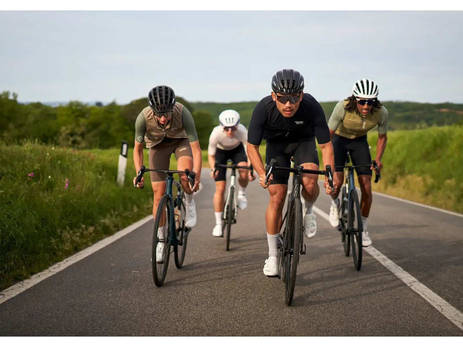 Uvex Surge Aero MIPS road helmet Black Matt