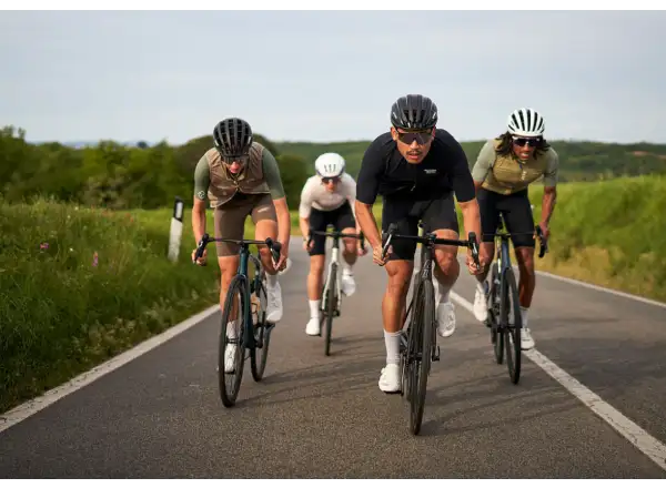 Uvex Surge Aero MIPS road helmet Black Matt