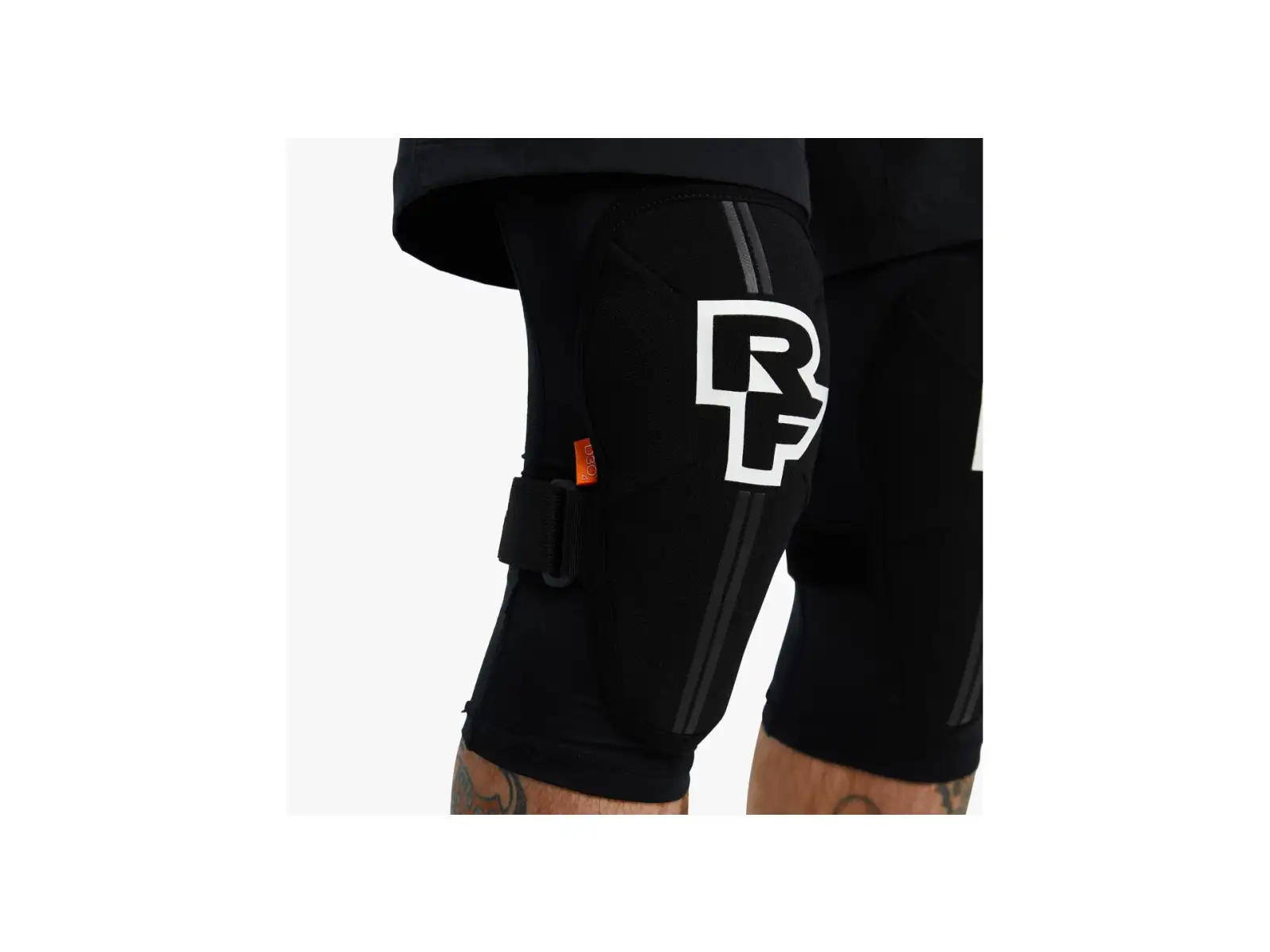 Race Face Indy knee guards stealth