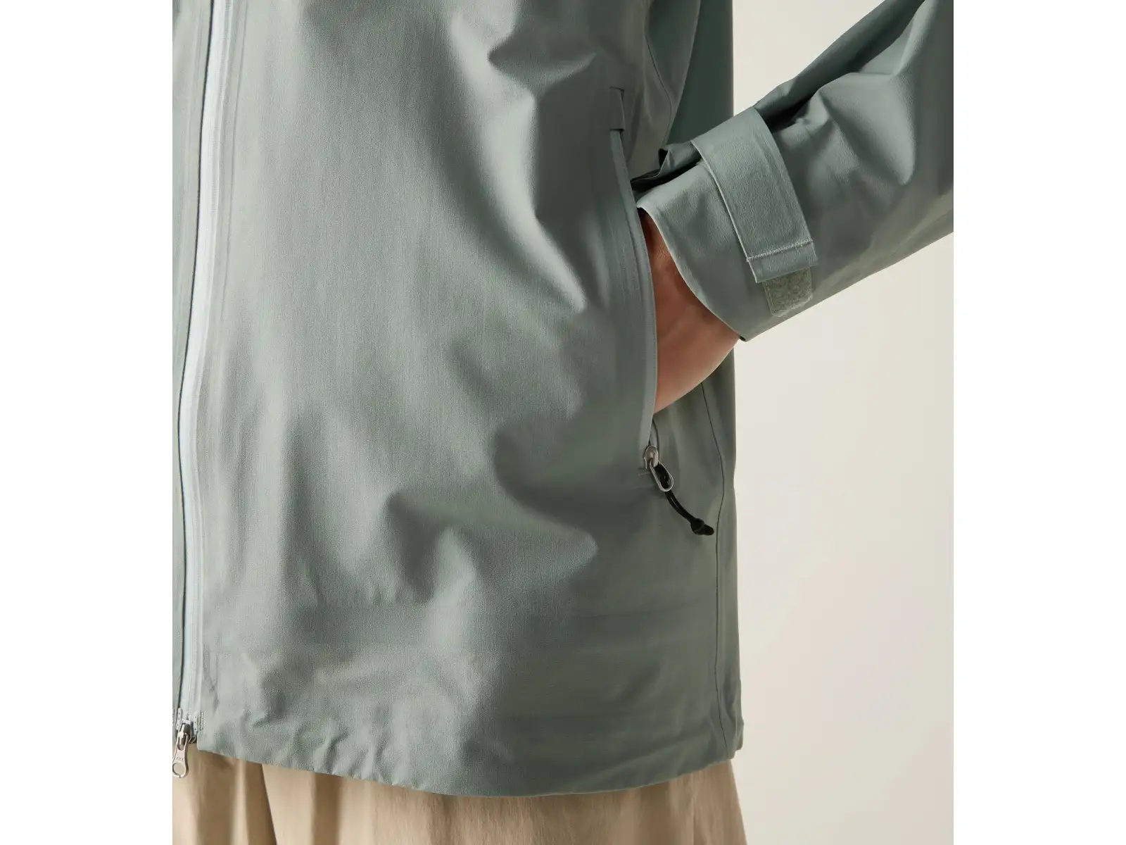 Haglöfs L.I.M AIRAK GTX women's jacket Dew Green