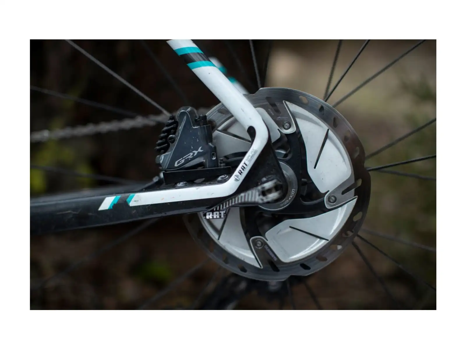 Shimano GRX Di2 ST-RX815+BR-RX810 2x11 shifting and brake levers and calipers
