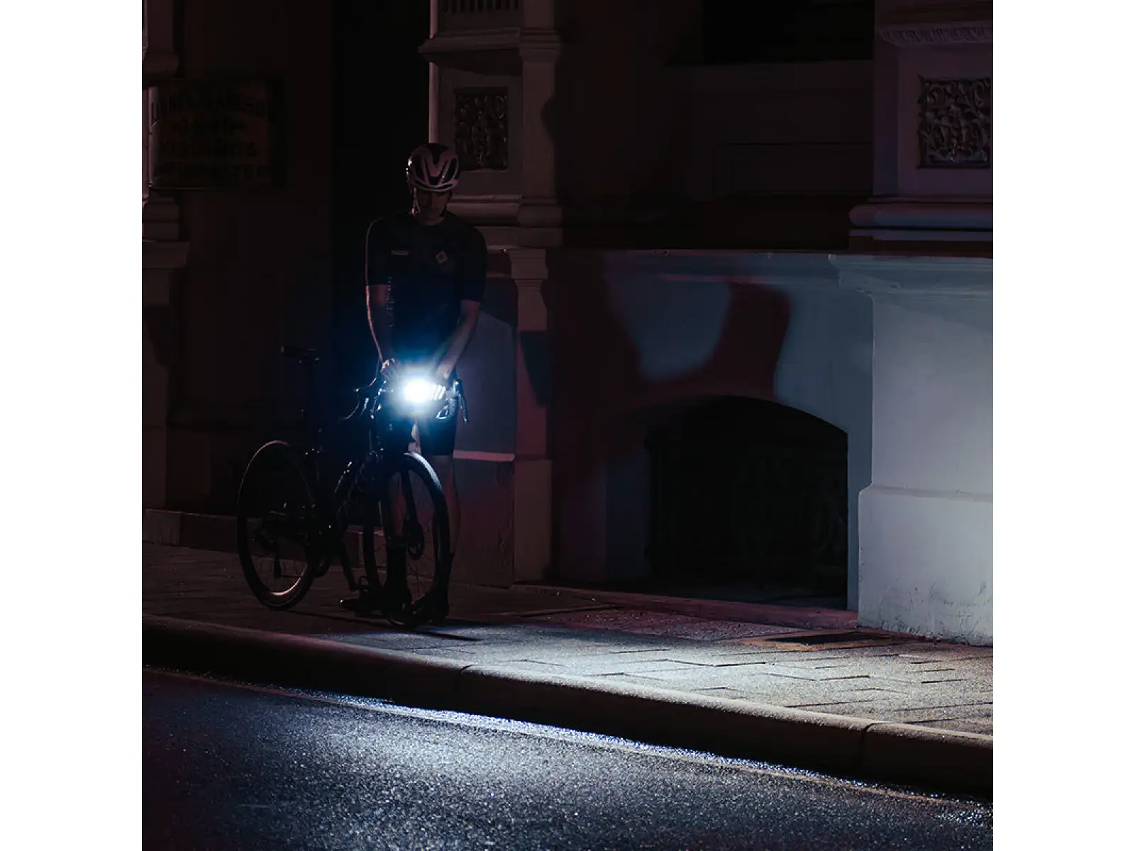 Ravemen FR500 front light