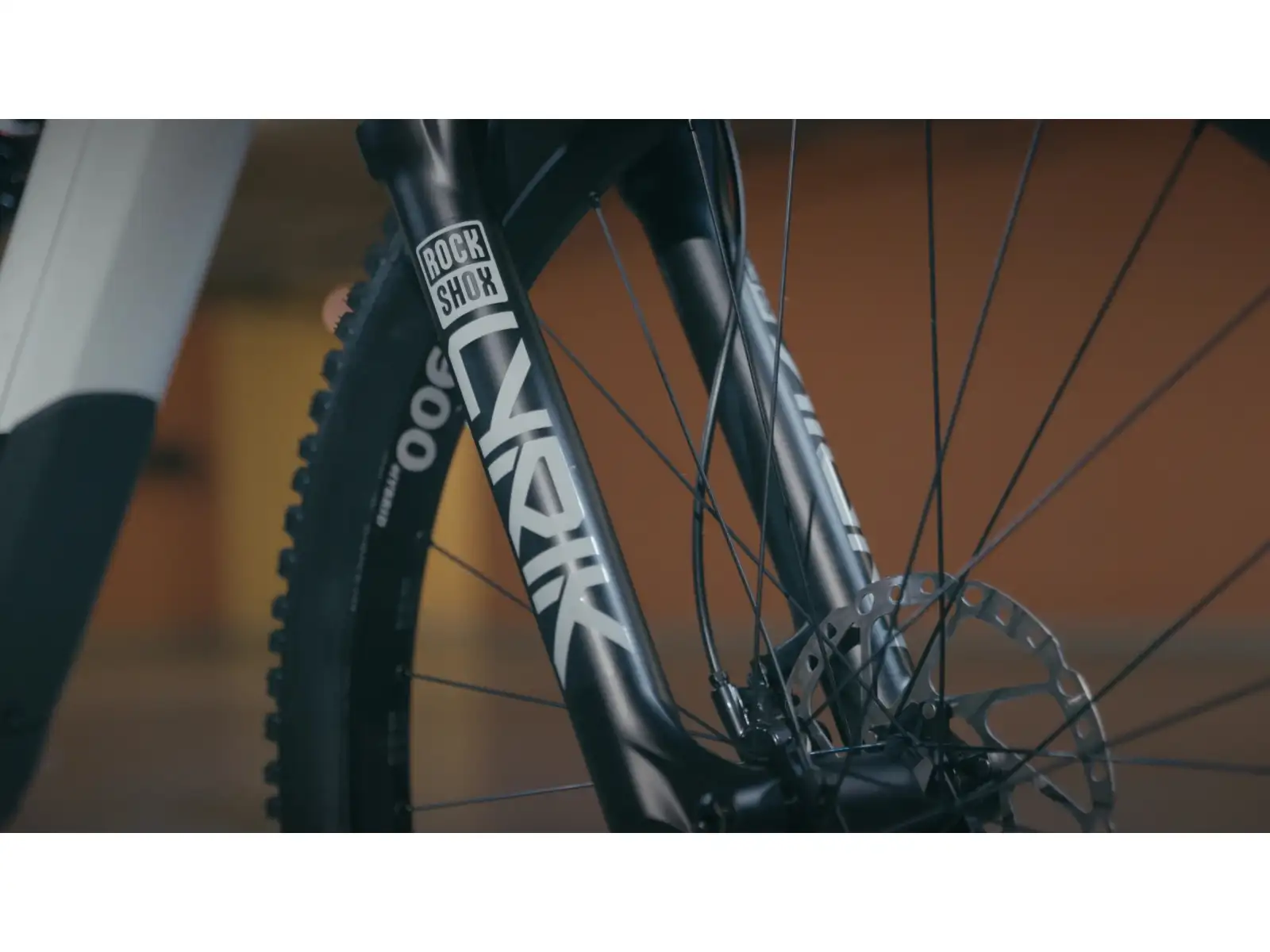 Superior eXF 9039 B full-suspension e-bike Gloss Chrome/Matte Black