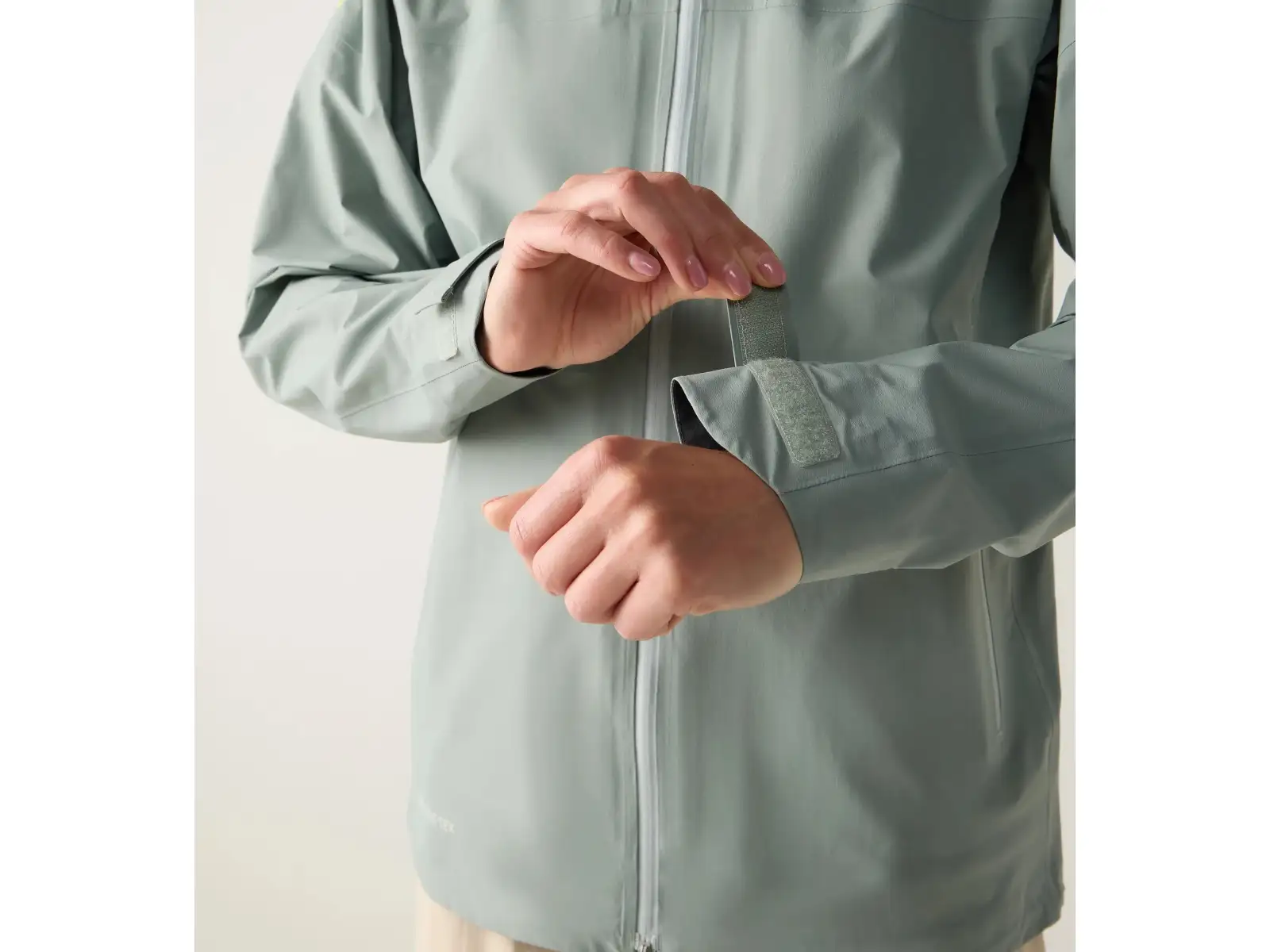 Haglöfs L.I.M AIRAK GTX women's jacket Dew Green