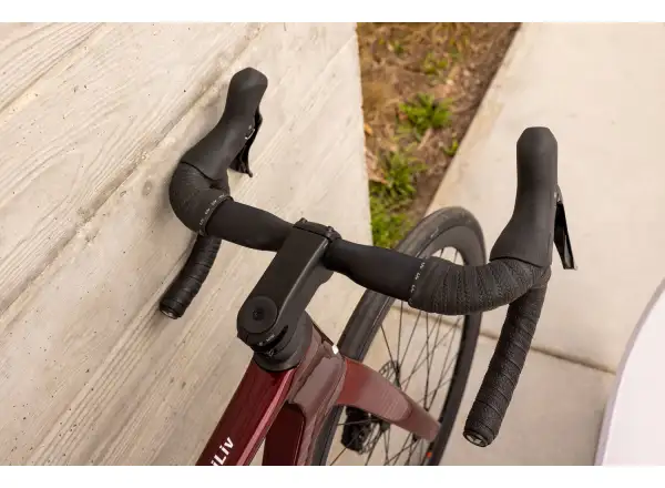 Liv EnviLiv Advanced 2 women's road bike Sangria