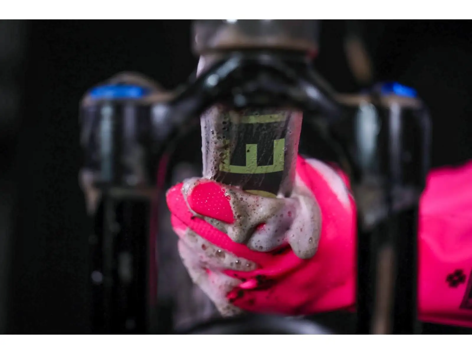 Muc Off Deep Scrubber Gloves washing gloves