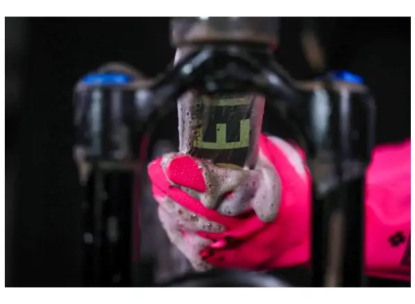 Muc Off Deep Scrubber Gloves washing gloves