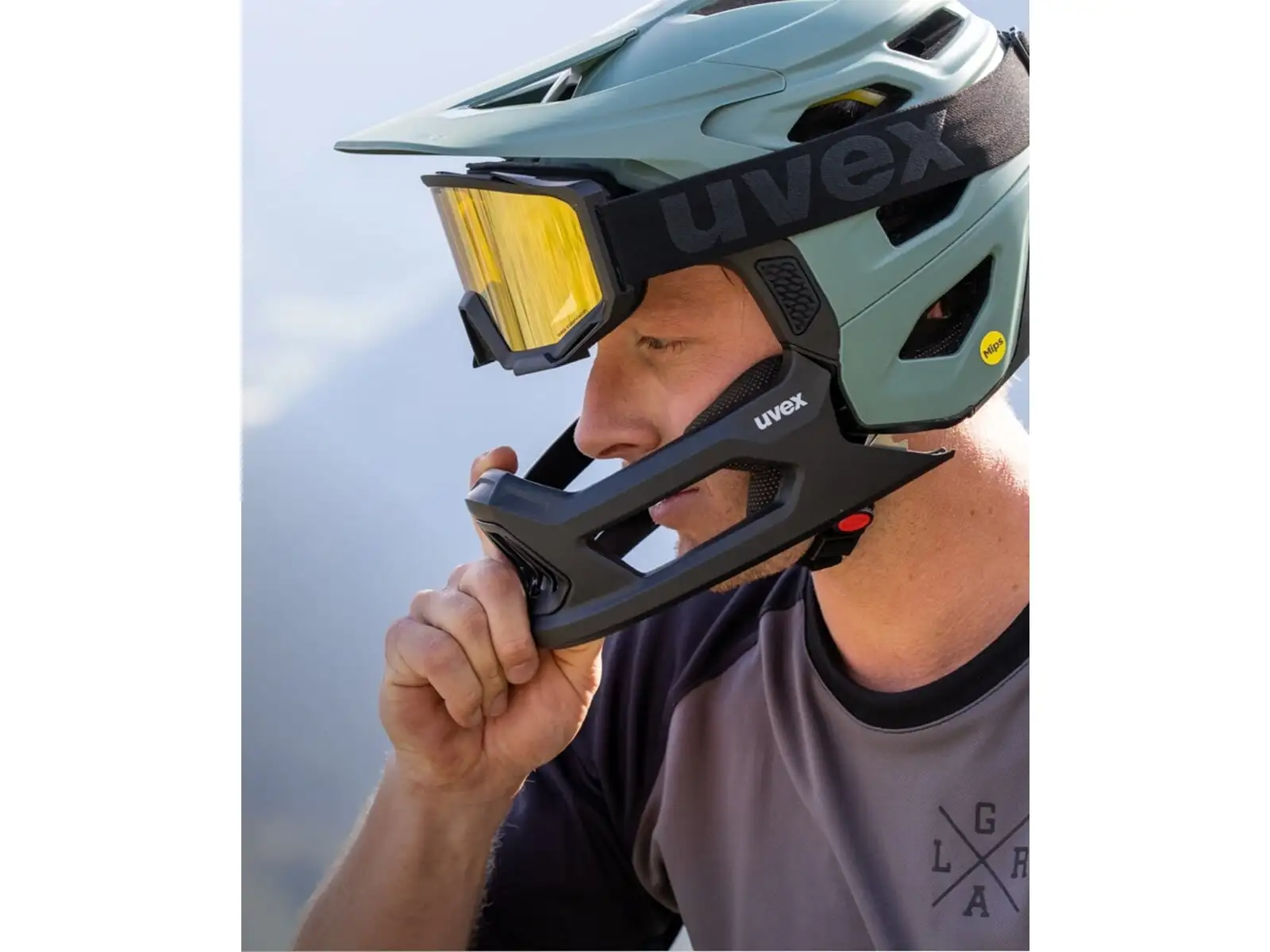 Uvex Revolt MIPS helmet All Black Matt
