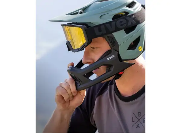 Uvex Revolt MIPS helmet All Black Matt