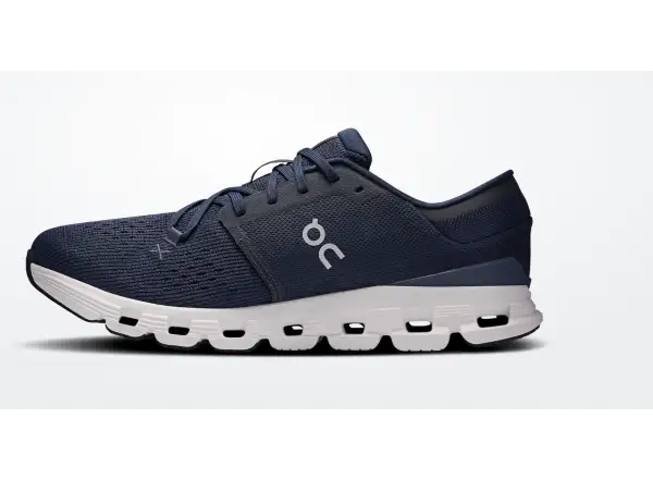 On Cloud X 4 men's running shoes Ink/Ivory