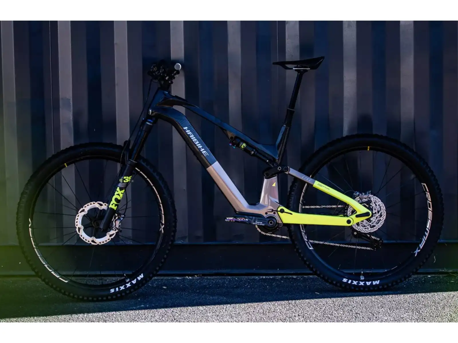 Haibike Lyke CF 11 430Wh full-suspension e-bike Carbon/Sand/Lime Gloss