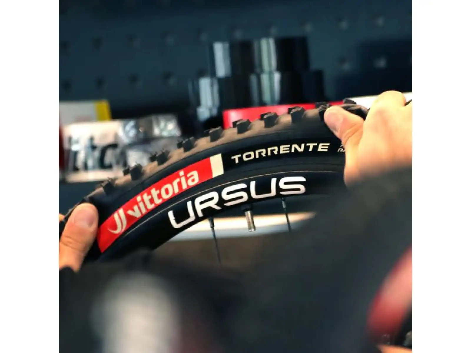 Vittoria Torrente 29x2.4 XC Race G2.0 MTB tire kevlar Full Black