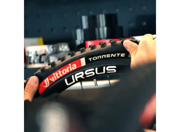 Vittoria Torrente 29x2.4 XC Race G2.0 MTB tire kevlar Full Black