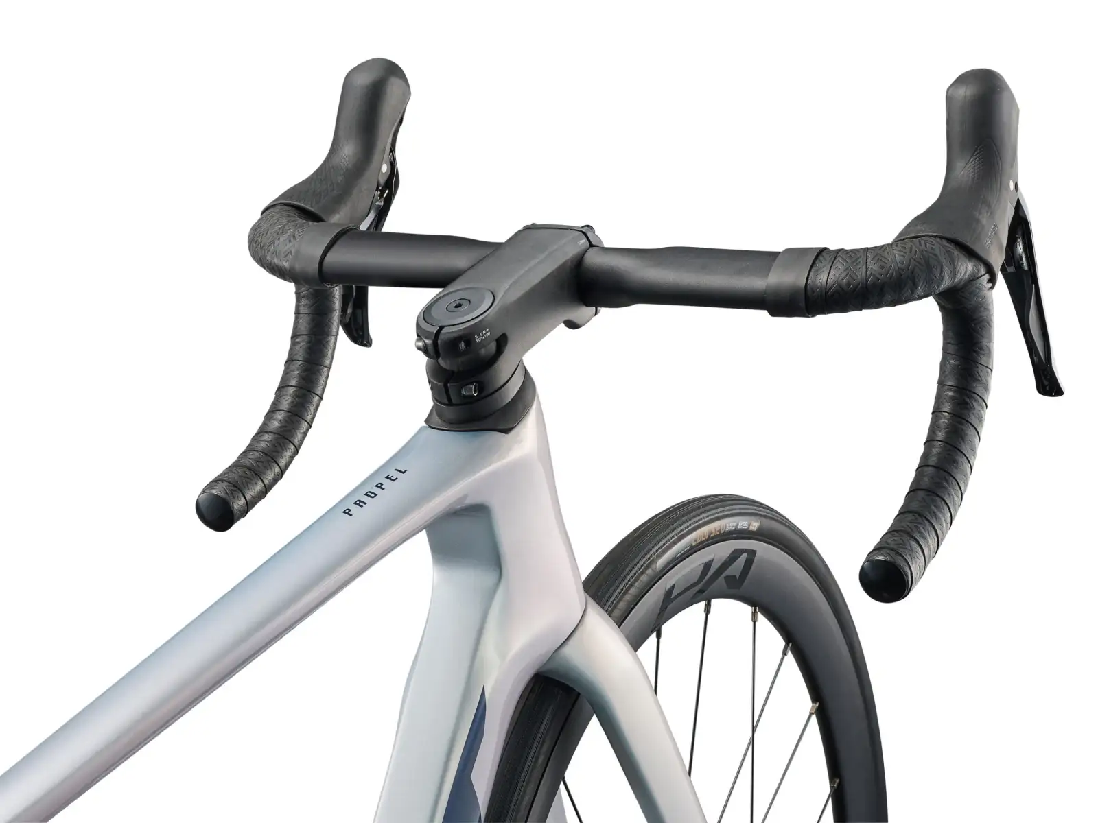 Giant Propel Advanced 2 road bike Supernova