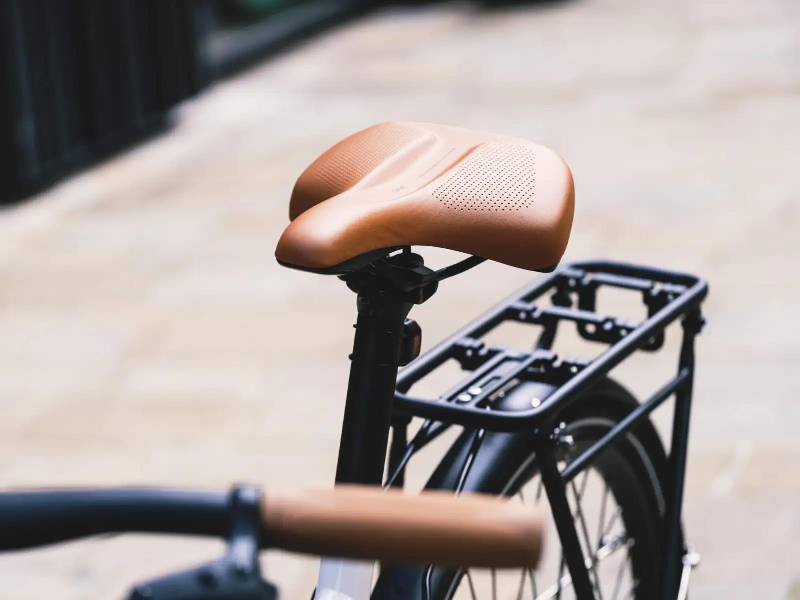 Momentum Voya E+3 city e-bike Lunar