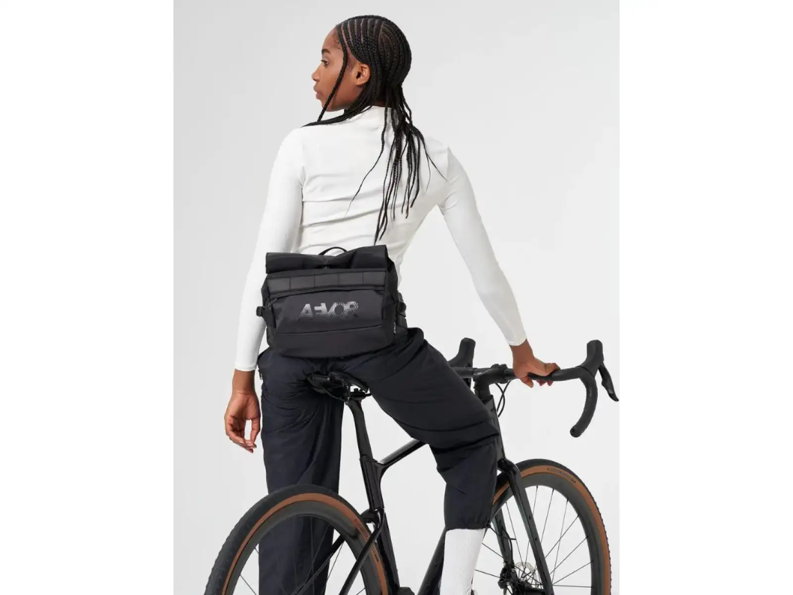 Aevor Waist Pack Proof waist bag 5-9 l Black