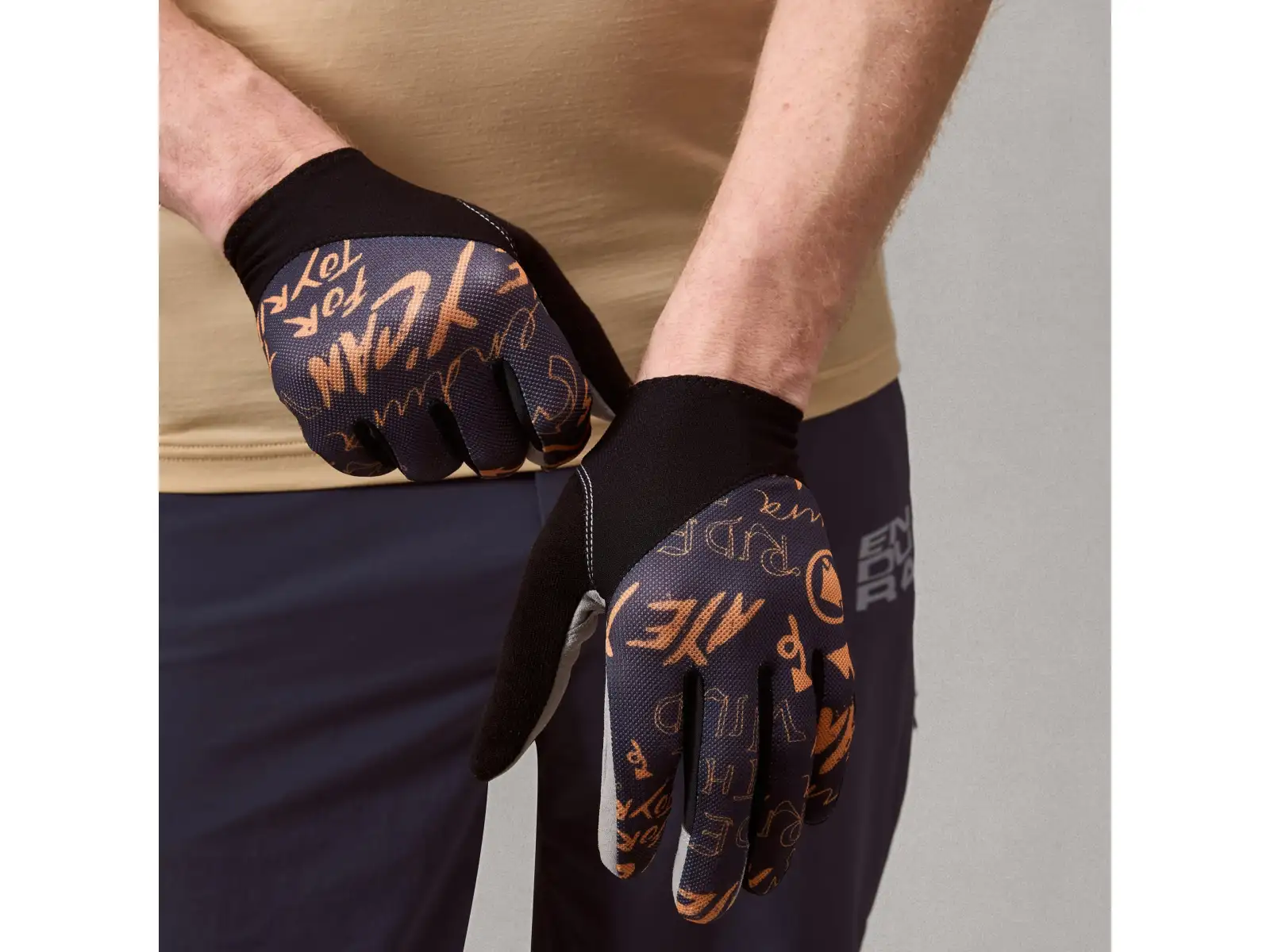 Endura Hummvee Lite Icon cycling gloves Carbon Grey