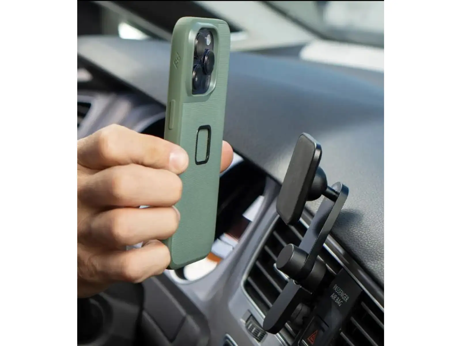 Peak Design Car magnetic phone mount with wireless charging Black