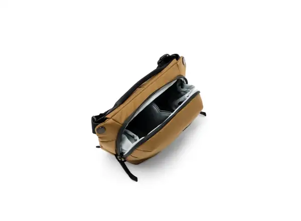 Peak Design Everyday Sling 3 l backpack Coyote