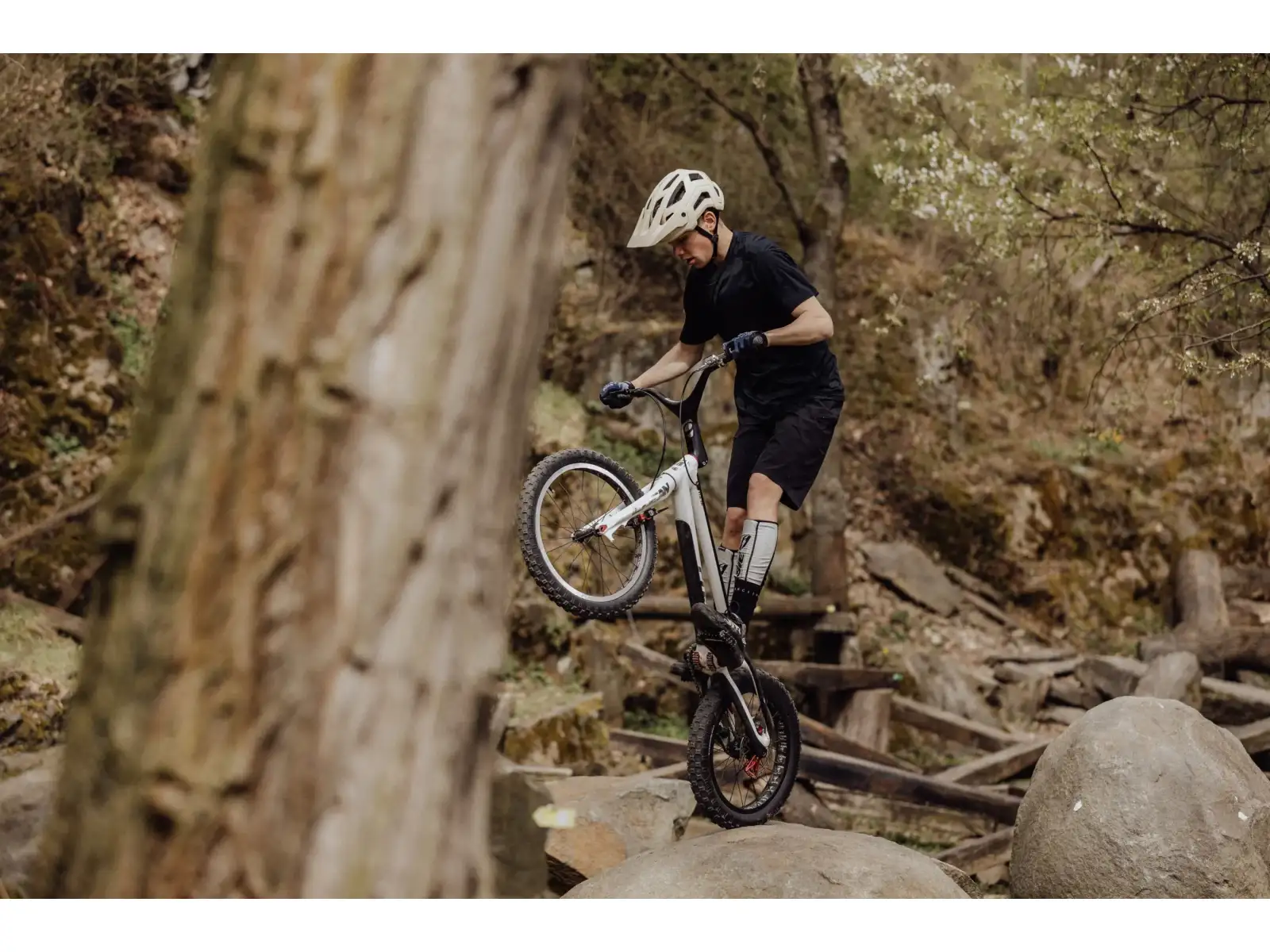 Force Trail MTB helmet cream