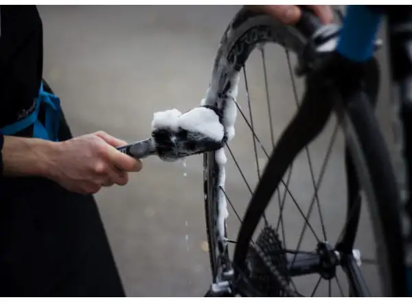 Muc-Off Wheel and Component Brush brush