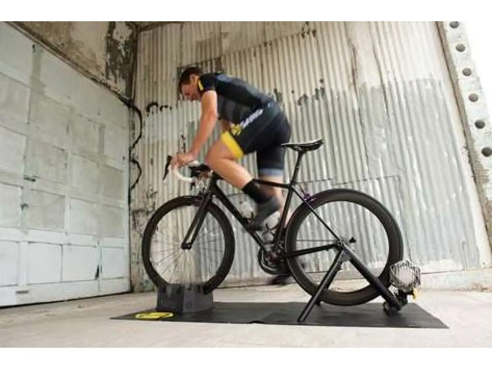Saris Fluid2 trainer