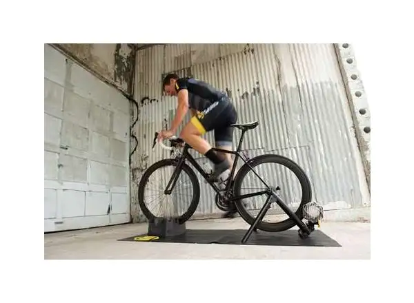 Saris Fluid2 trainer