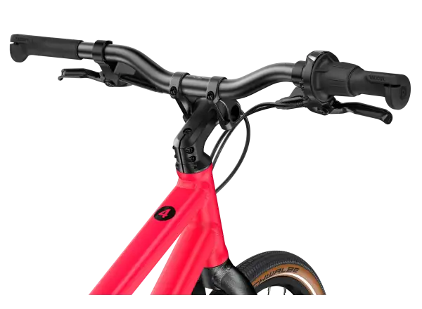 Woom 4 EXPLORE children's bike neon pink