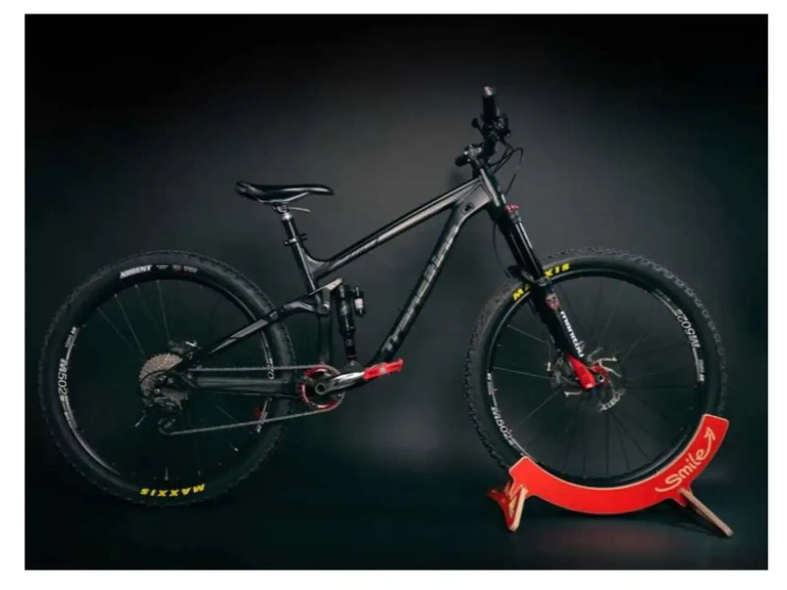 MTB Hopper Smile Bike Stand Red
