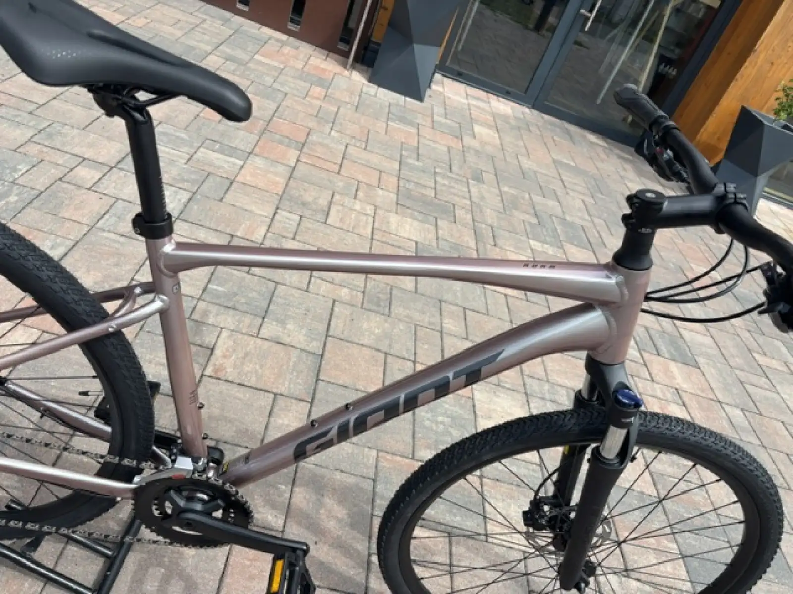 Giant Roam 3 trekking bike Shell White SAMPLE