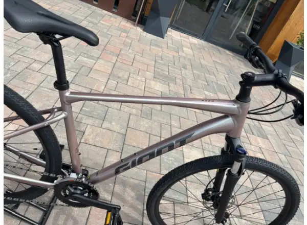 Giant Roam 3 trekking bike Shell White SAMPLE