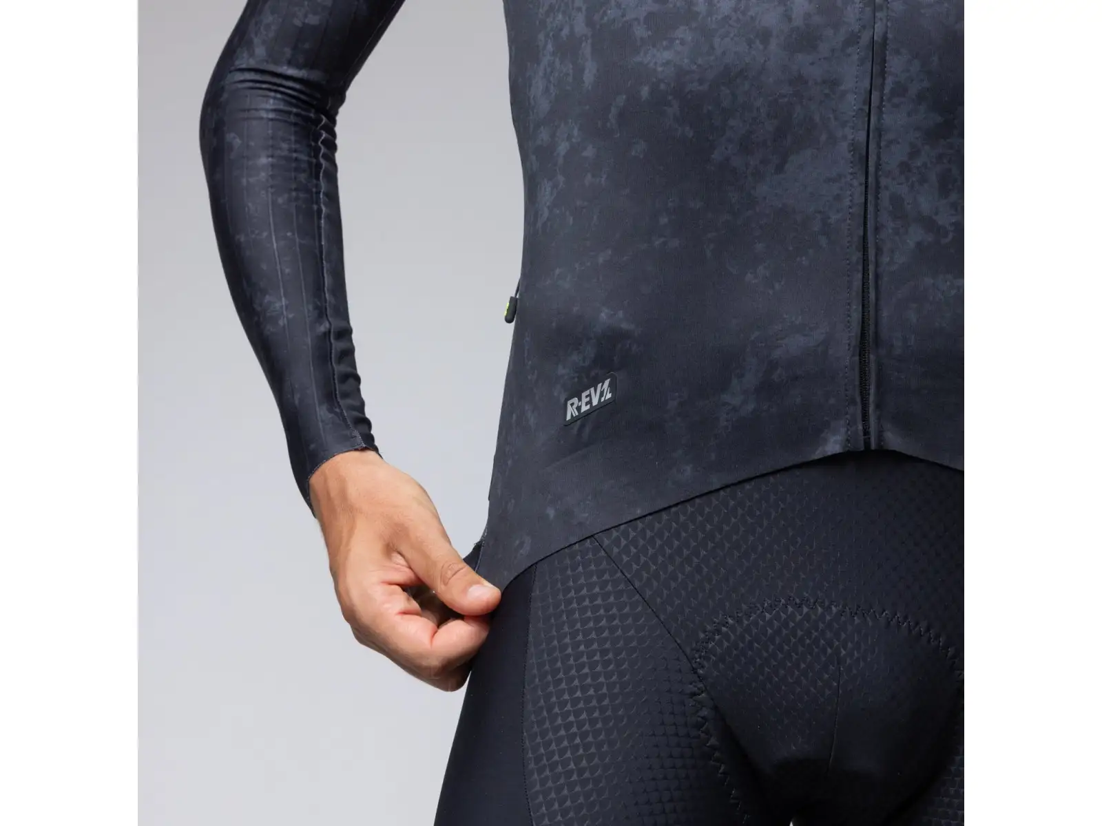 Alé R-EV1 Grafenium men's insulated cycling jersey Black