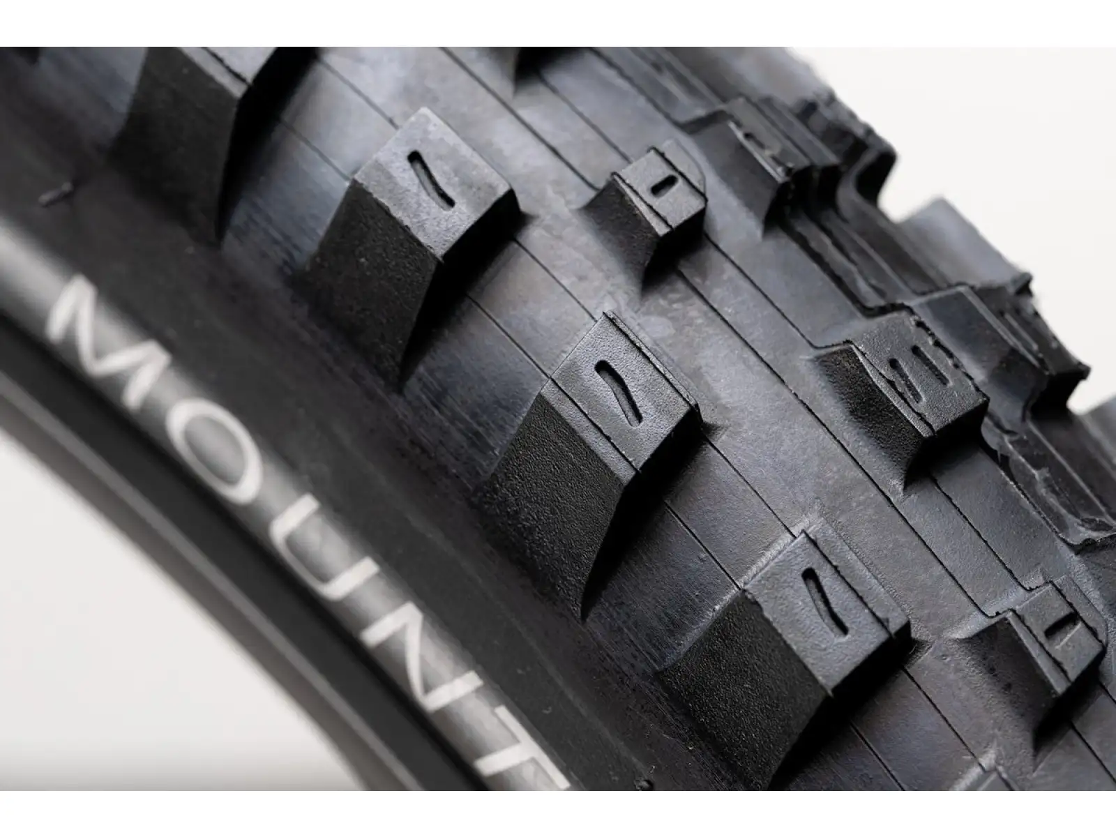 Kenda K-Series Double Black AllMountain TR 29x2,40" MTB tire kevlar
