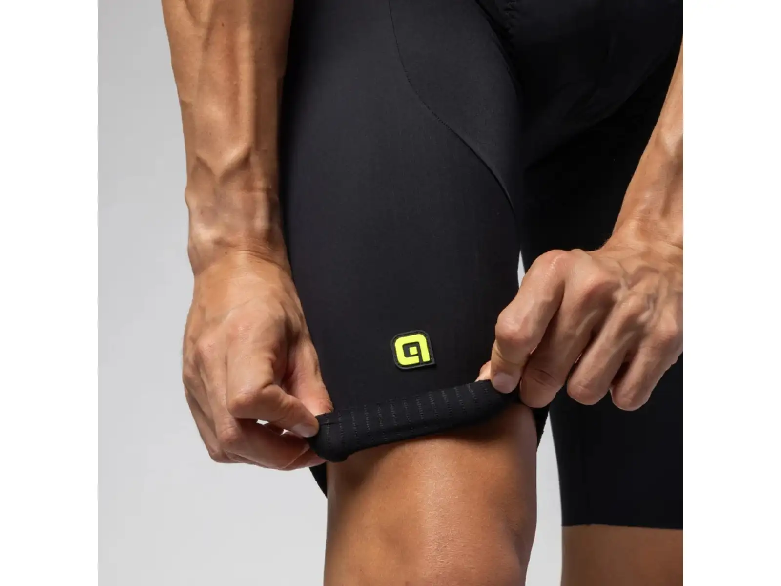 Alé R-EV1 Sprinter men's shorts with pad and braces Black