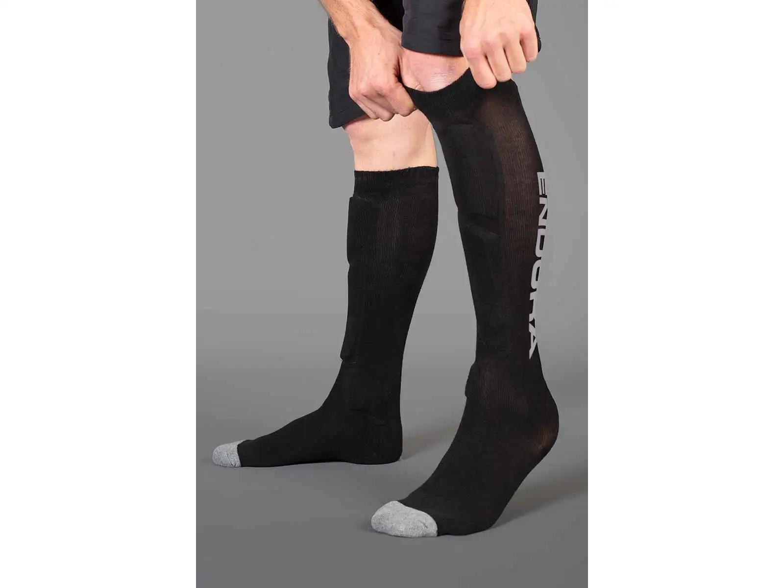 Endura SingleTrack Shin Guard socks Black