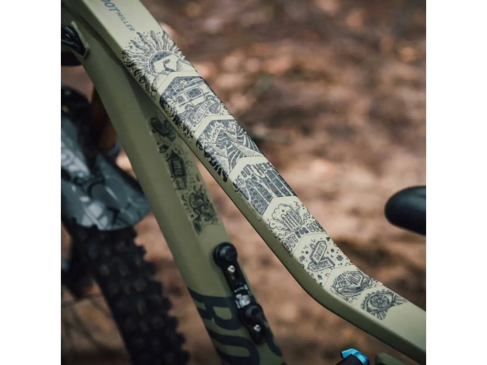 Rie:sel Design Tape 3000 frame protection vanlife