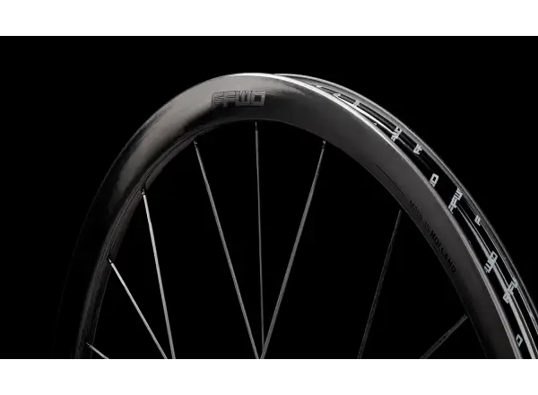 FFWD RAW CS 33 road wheelset Glossy Black