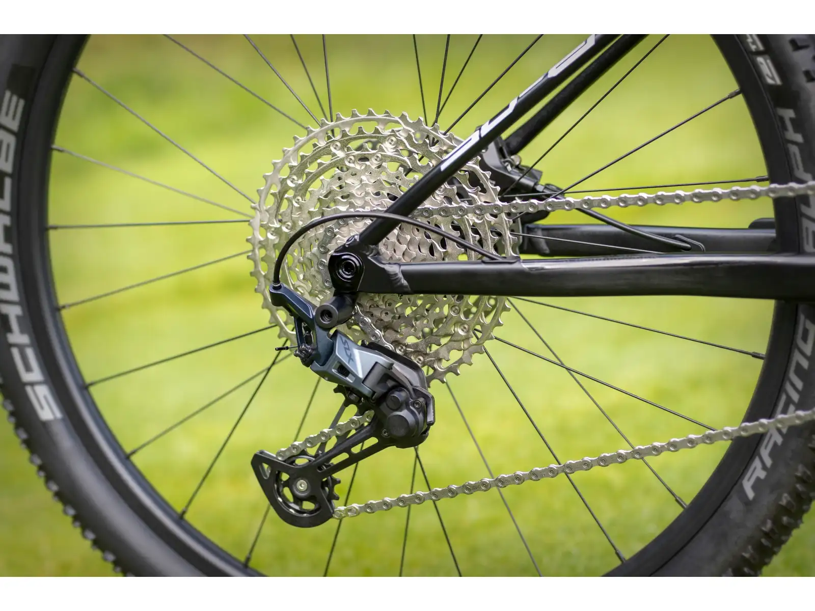 Superior Team 27 Issue Matte Black/Hologram Chrome/Team Red children's bike