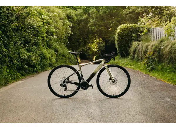 Liv Avail Advanced E+ Elite 2 road e-bike Golden Haze