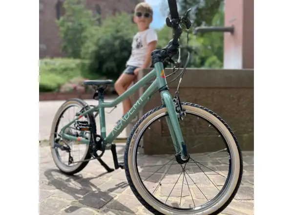 Academy Grade 4 children's bike 20" green